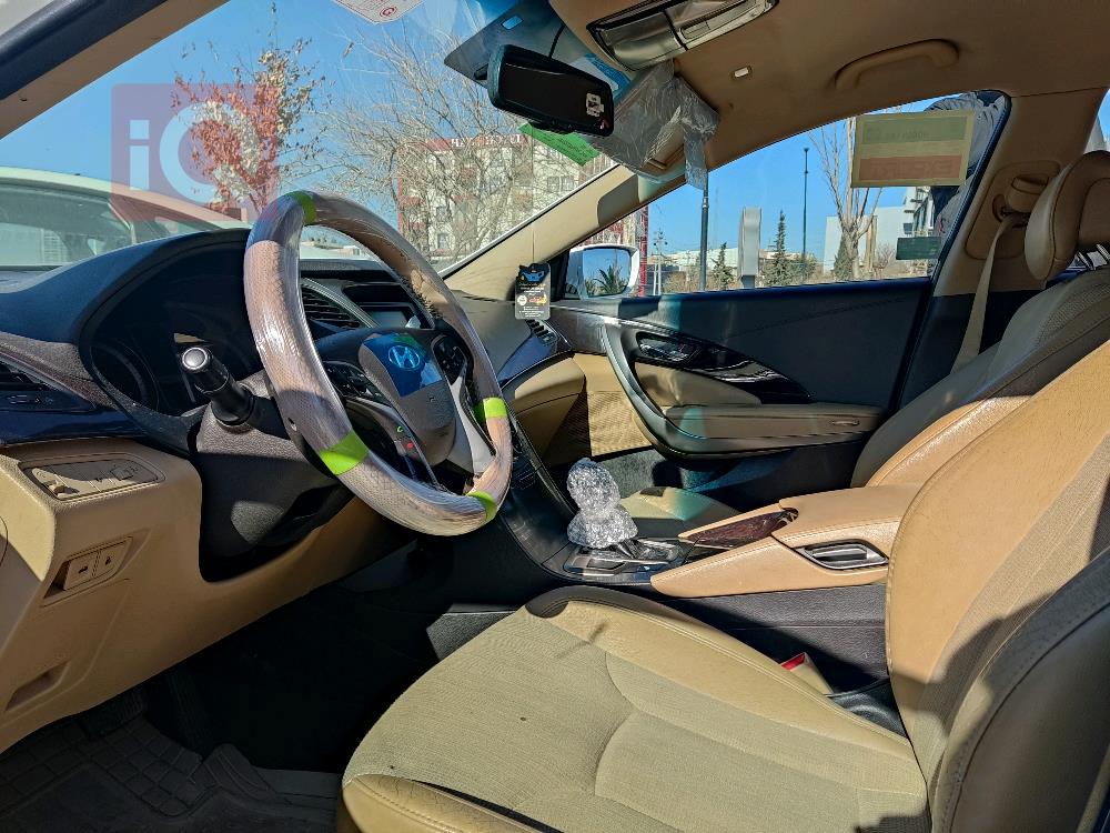 Hyundai Azera